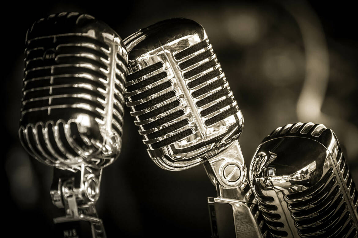 retro-microphone-2021-08-26-16-54-10-utc.jpg